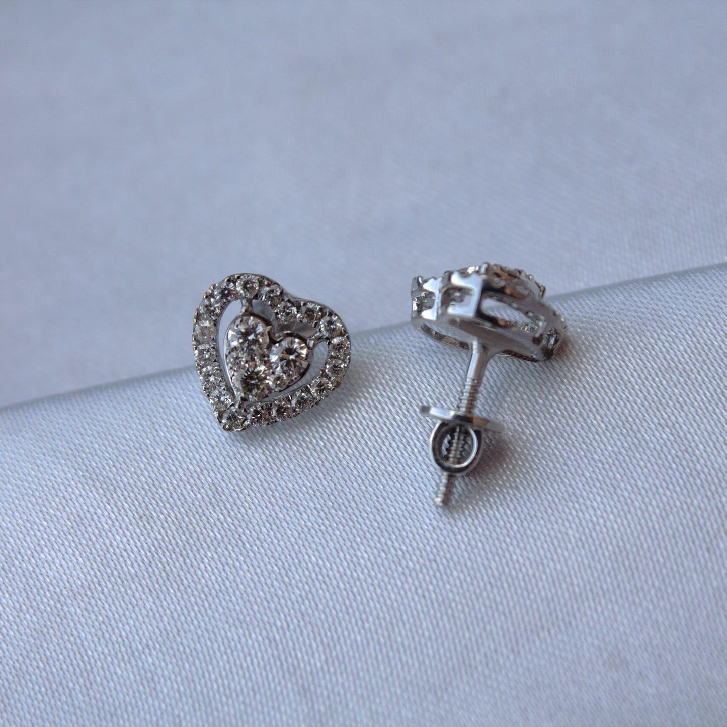 Heart Diamond Solitaire Halo Pendant, Lightweight Diamond Pendant, 18k White Gold Bridal Jewelry, Solid Gold Pendant with Chain for Gift