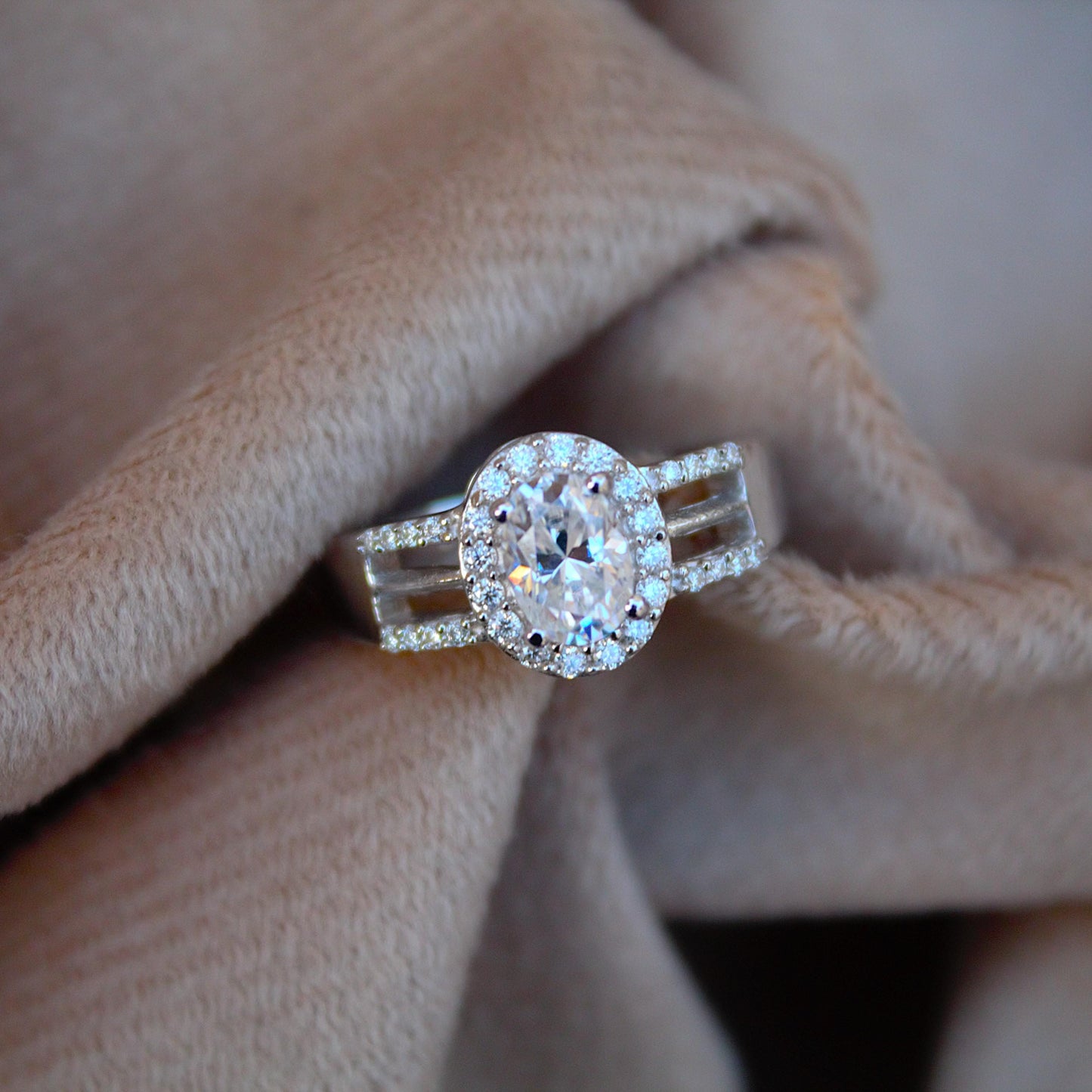 Oval Moissanite Engagement Ring, 925 Sterling Silver Statement Ring, Oval Cut Stone Ring for Women, Handmade Silver Ring, Moissanite Jewelry