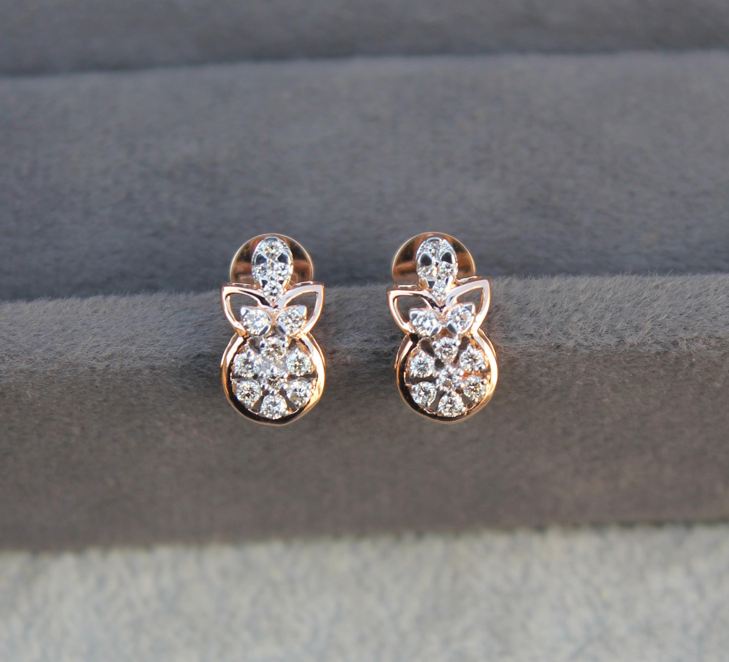 VS-SI Certified Natural Diamonds, 18K Gold Diamond Jewelry Set, Designer Pendant with Chain for Bride, Necklace Earrings Combo Set