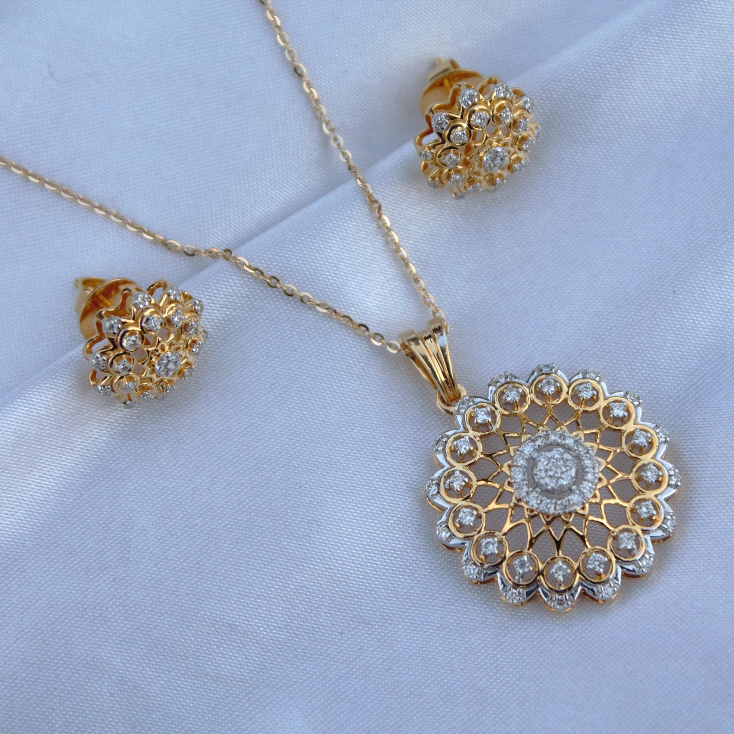 Real Gold Diamond Jewelry Set, 18k Yellow Gold Pendant Earring Set, Natural Diamond Jewelry Set for Bride, Ethnic Style Jewelry in Gold