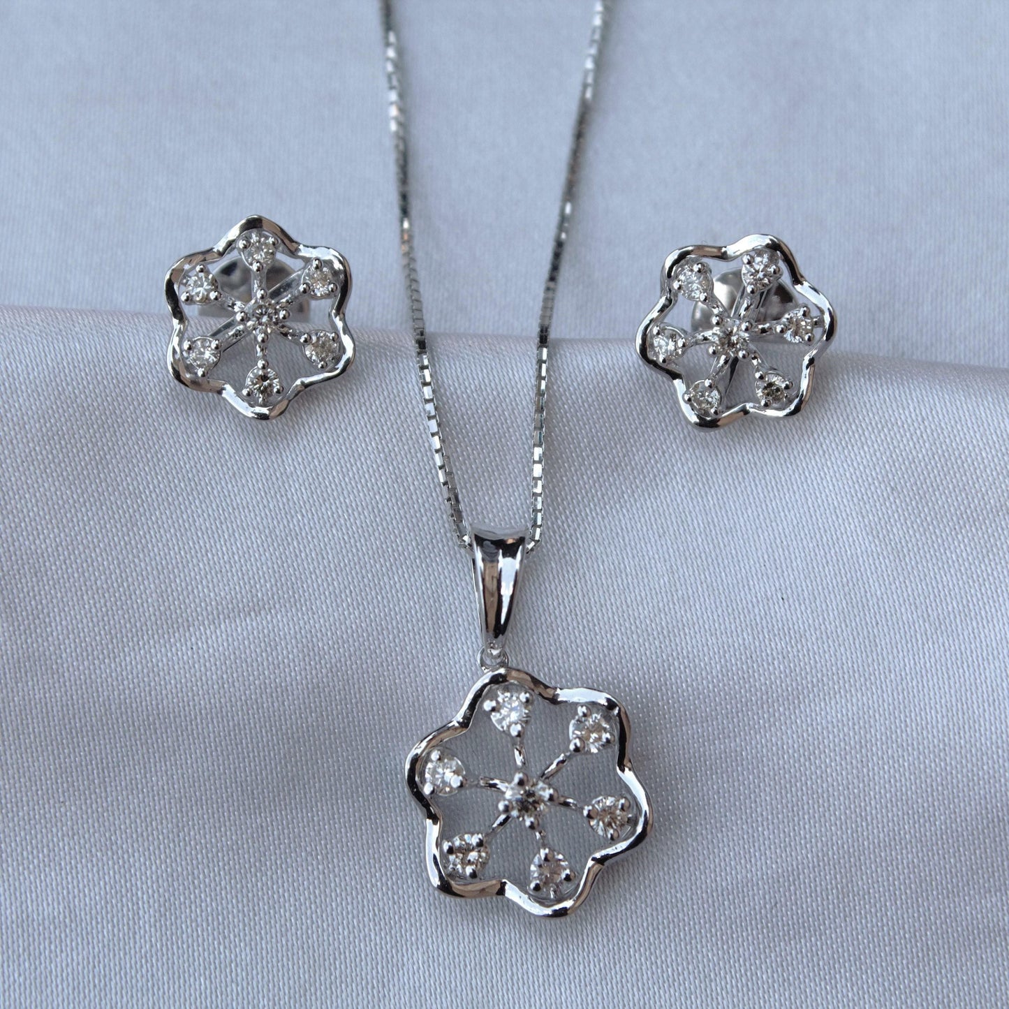 Floral Shape Solitaire Diamond Necklace Earrings Set,18k White Gold Real Diamond Jewelry Set, Chain Pendant with Stud Earrings, Gift for Her