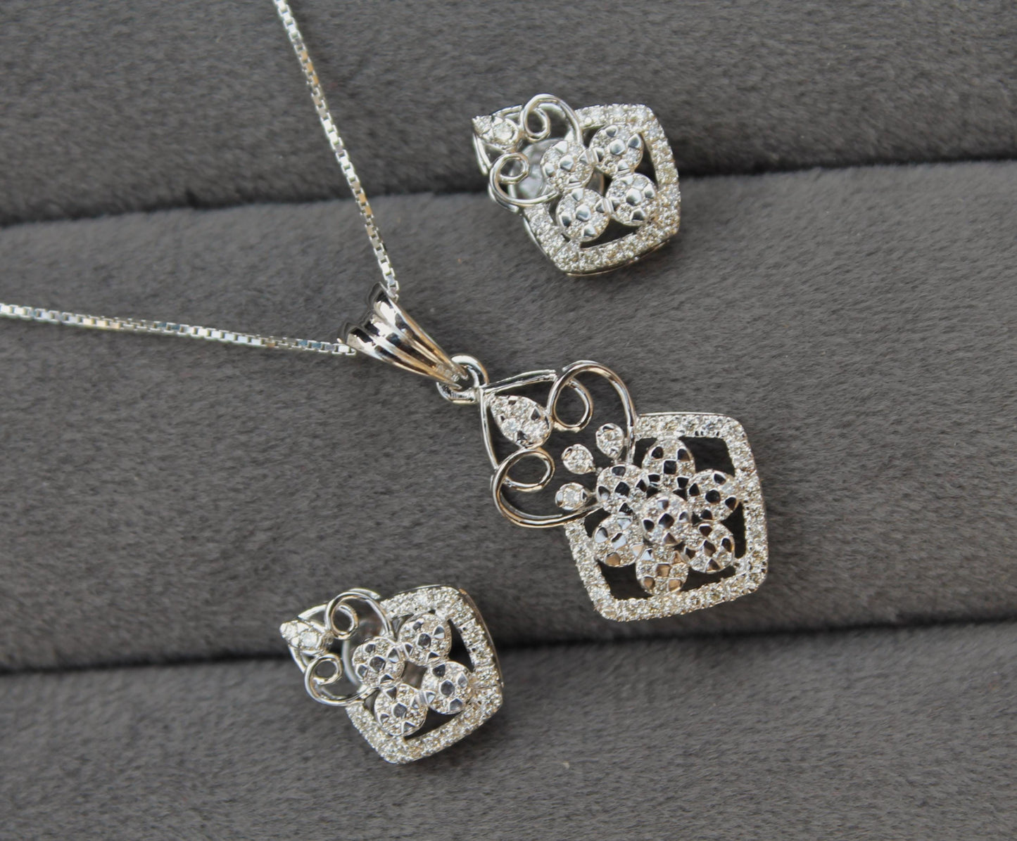 IGI Certified Diamond Jewelry, Natural Diamond Gold Jewelry, 18K Solid Gold Pendant with Chain and Stud Earring Set, Lightweight Dainty Set