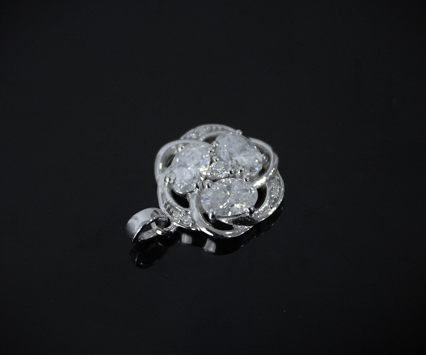 925 Sterling Silver Moissanite Oval Cut Pendant, Silver Dainty Pendant, Designer Jewelry for Her, Moissanite Jewelry, Pendant for Chain