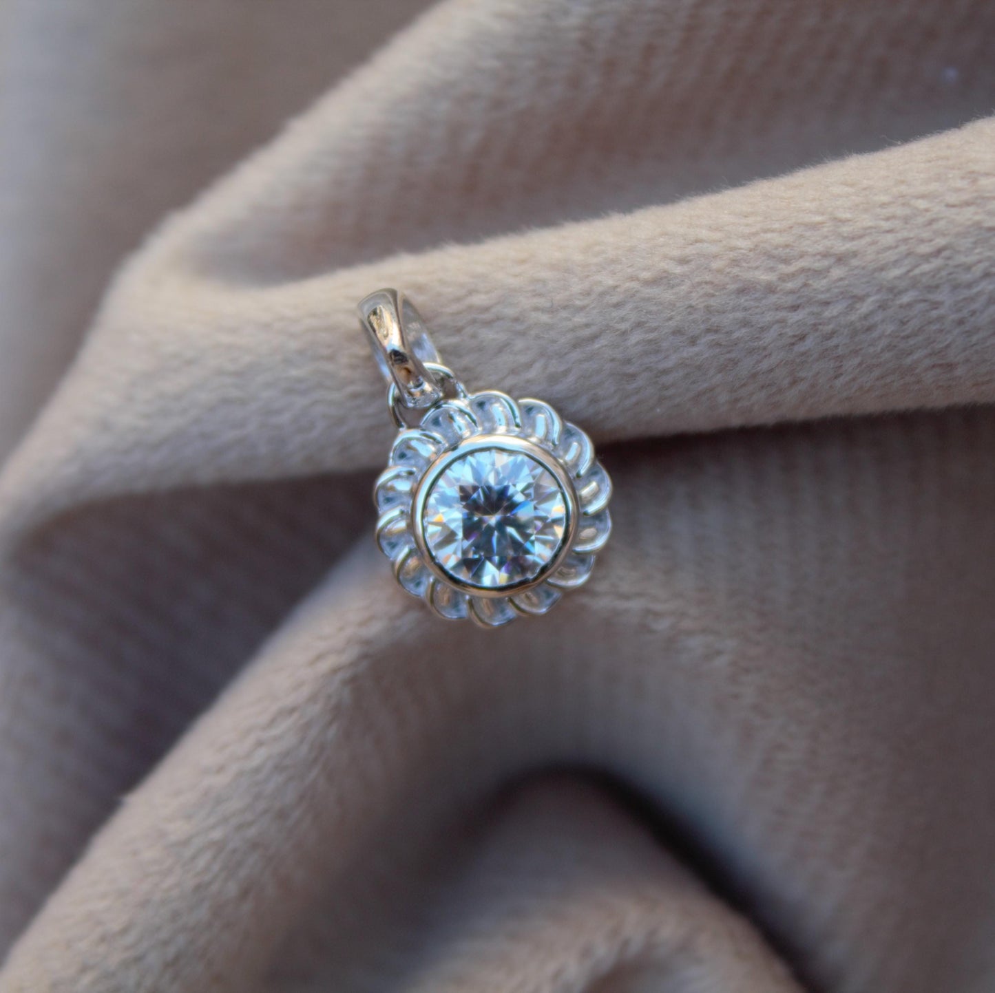 Round Cut Moissanite Stone Pendant, 925 Sterling Silver White Stone Pendant, Silver Moissanite Jewelry, Dainty Silver Charm Pendant for Her