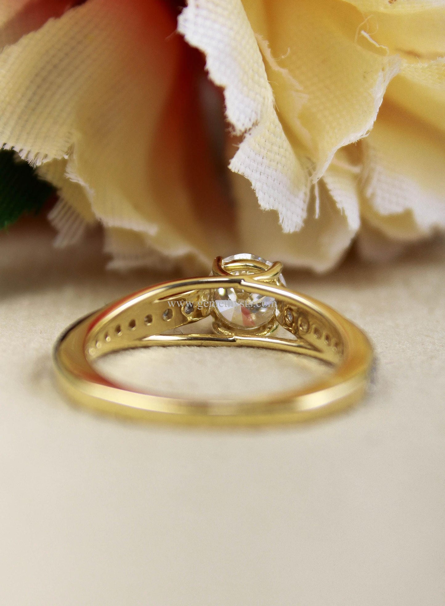 Round Diamond Gold Ring, Solitaire Engagement Ring for Women, 10K/14K/18K Gold Ring, Handcrafted Ring, Customizable Anniversary Ring 1 Carat