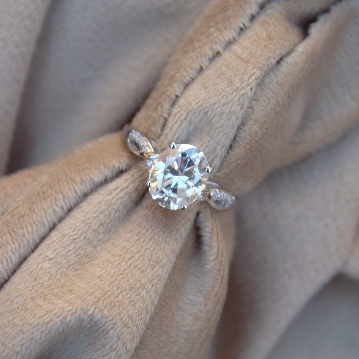 Stunning Oval Cut Moissanite Ring, Sterling Silver Engagement Ring, Vintage-Inspired Promise Ring, Dainty Anniversary Gift, Bridal Jewelry