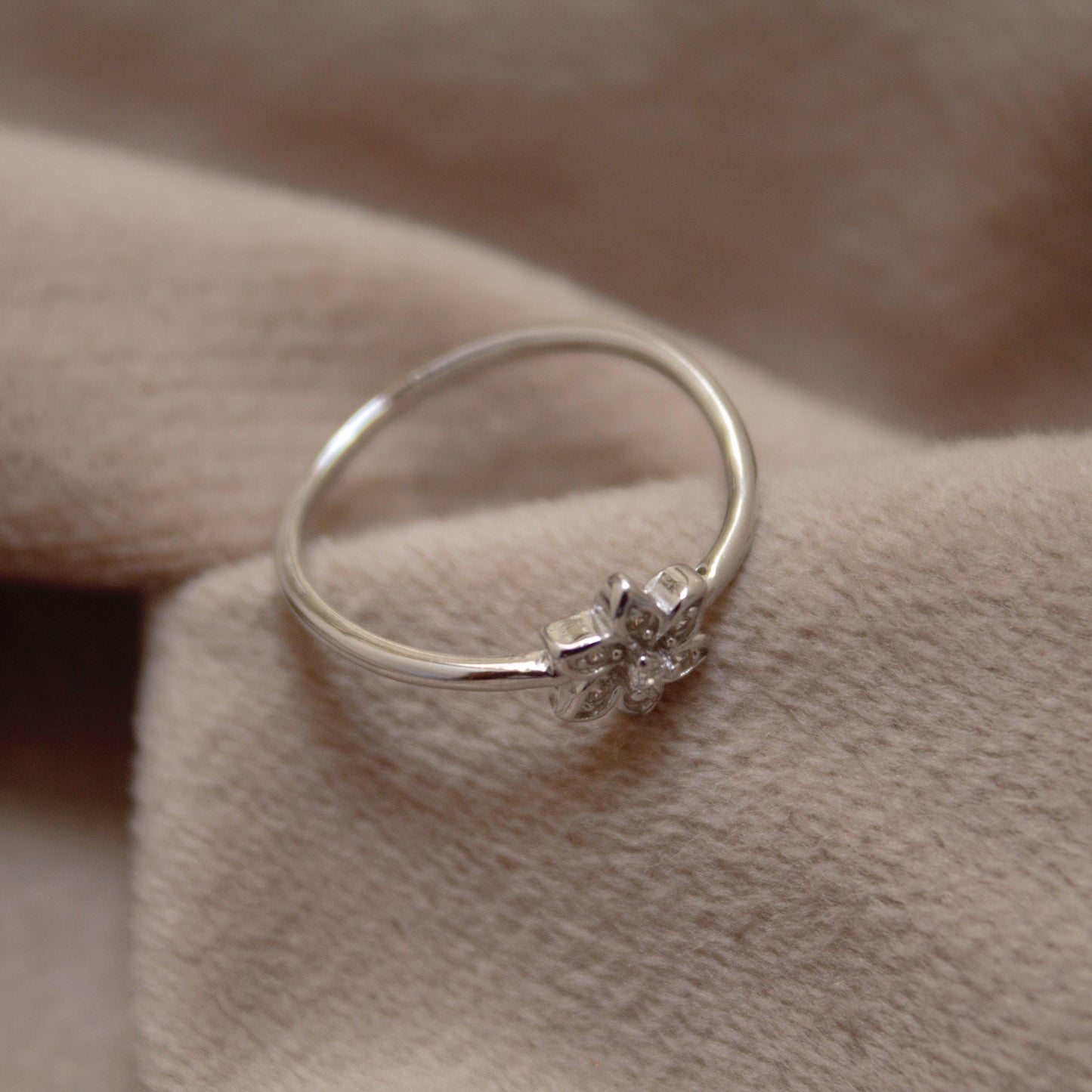 Round Cubic Zirconia Ring in 925 Sterling Silver, Handmade Lightweight Jewelry, Flower Design Beautiful Graduation Gift for Daughter