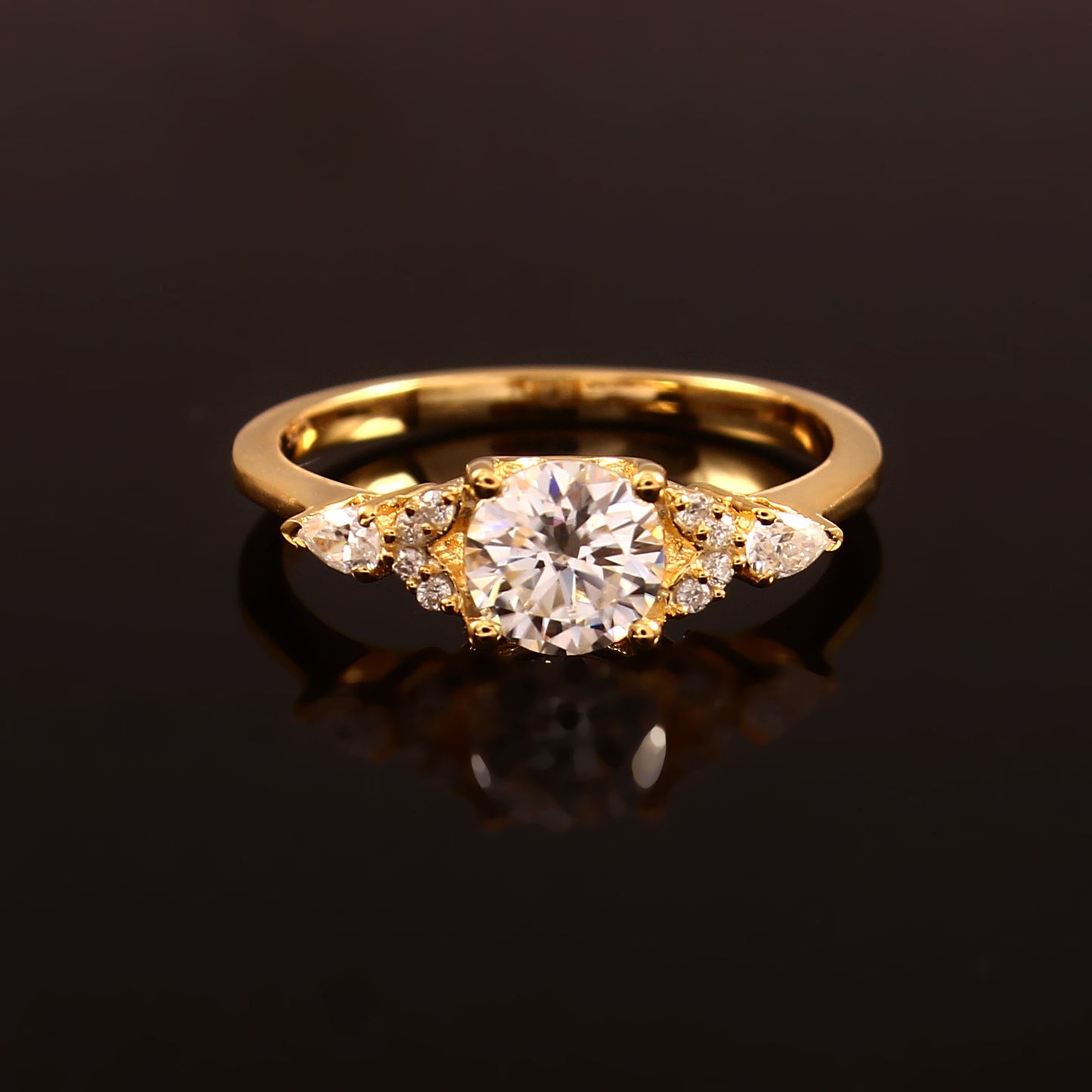 Round Solitaire Lab Grown Diamond ring in Solid Gold