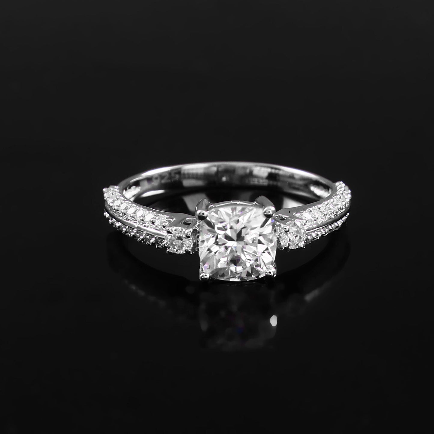 Cushion cut Lab Grown Diamond Ring - Solid Gold