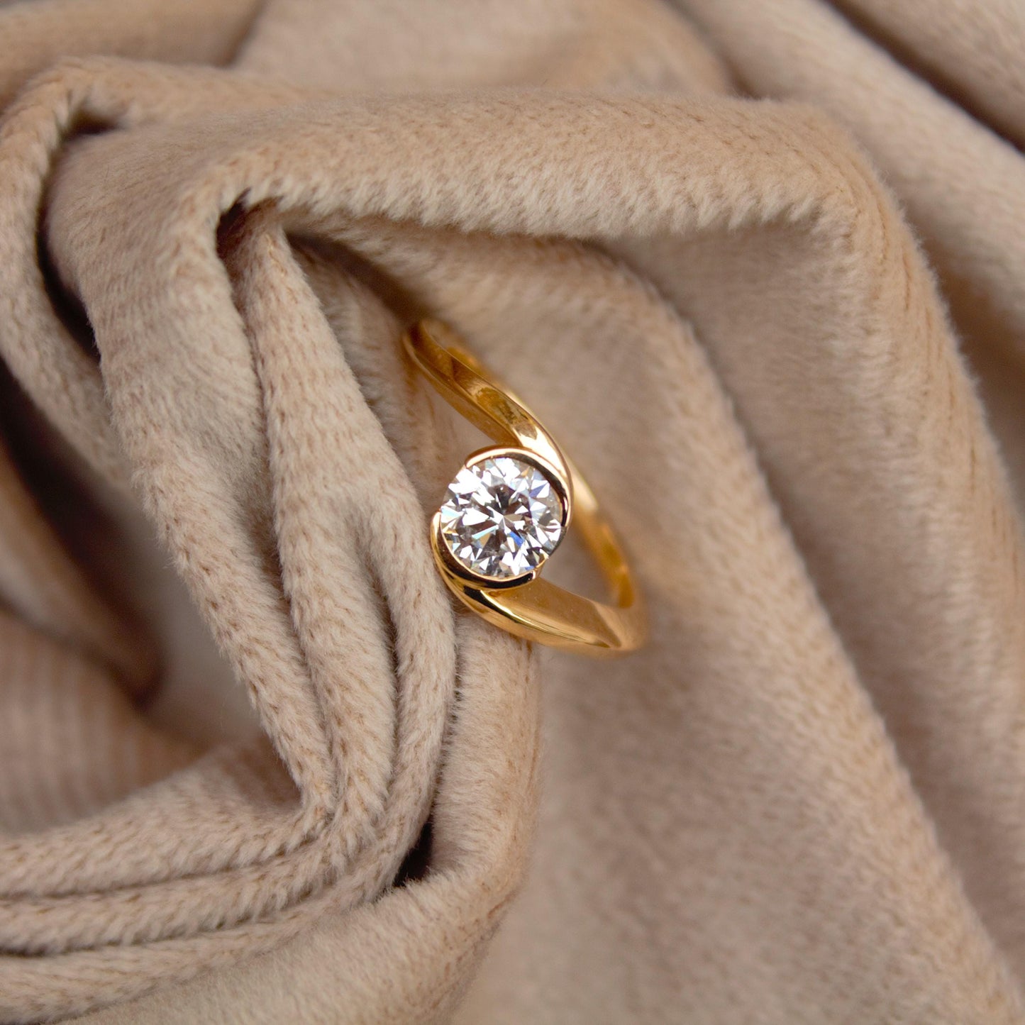 0.90 Carat Lab Grown Diamond Ring, US 6.25 Solid 14K Gold Ring, Perfect for Engagement or Wedding Gift, Statement Gold Ring for Women