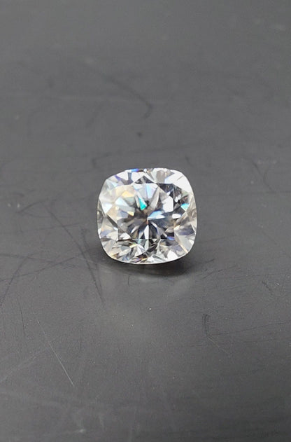 5 carat Cushion Shape Moissanite - 10 MM Moissanite for Jewelry Making - D Color VVS1 Alternative Diamond Stone with GRA Certificate