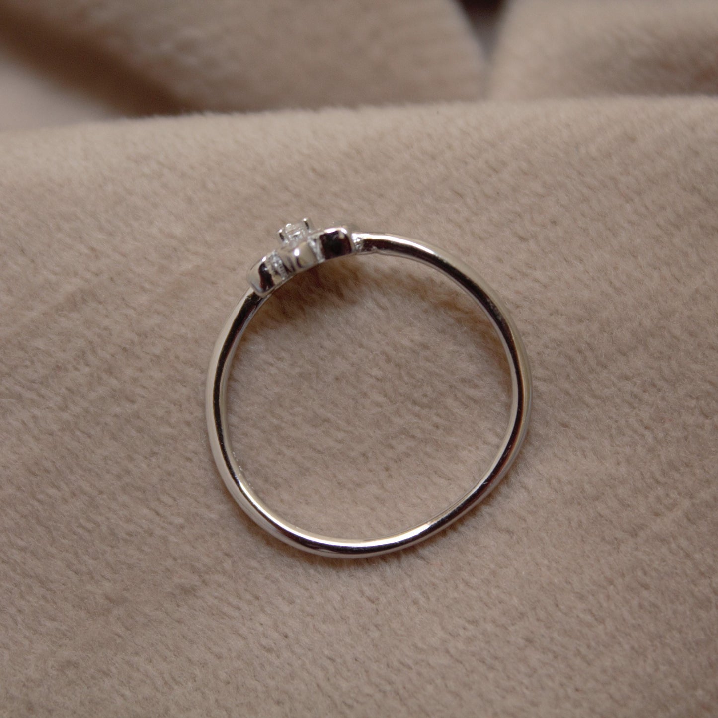 Round Cubic Zirconia Ring in 925 Sterling Silver, Handmade Lightweight Jewelry, Flower Design Beautiful Graduation Gift for Daughter