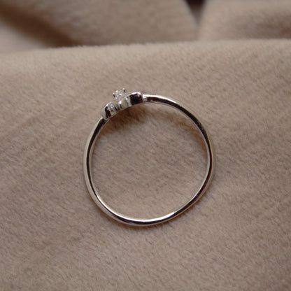 Round Cubic Zirconia Ring in 925 Sterling Silver, Handmade Lightweight Jewelry, Flower Design Beautiful Graduation Gift for Daughter