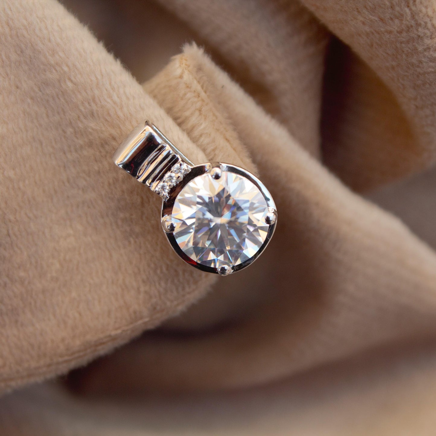 Round Cut Moissanite Solid Silver Pendant,925Sterling Silver Handmade Pendant, Statement Silver Jewelry for Men and Women, Pendant for Chain