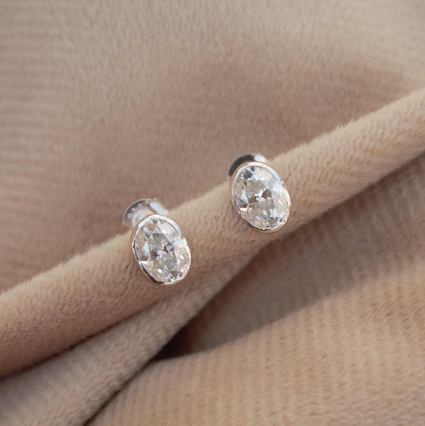 Minimalist Oval Cut Moissanite Stone Stud Earrings, 925 Sterling Silver Earrings, Lightweight Moissanite Stud Earring, Perfect Gift for Wife