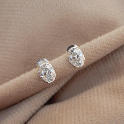 Minimalist Oval Cut Moissanite Stone Stud Earrings, 925 Sterling Silver Earrings, Lightweight Moissanite Stud Earring, Perfect Gift for Wife