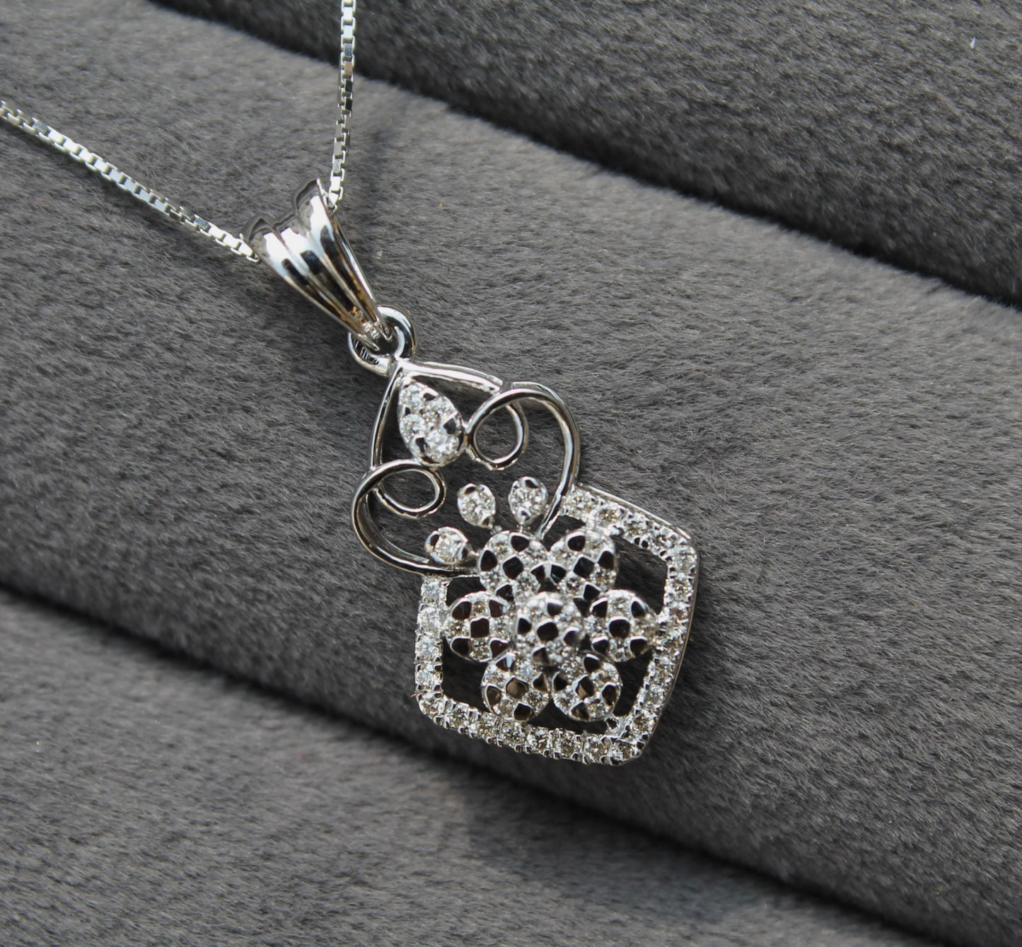 IGI Certified Diamond Jewelry, Natural Diamond Gold Jewelry, 18K Solid Gold Pendant with Chain and Stud Earring Set, Lightweight Dainty Set