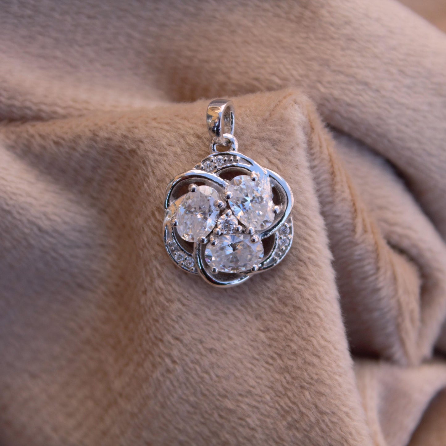 925 Sterling Silver Moissanite Oval Cut Pendant, Silver Dainty Pendant, Designer Jewelry for Her, Moissanite Jewelry, Pendant for Chain