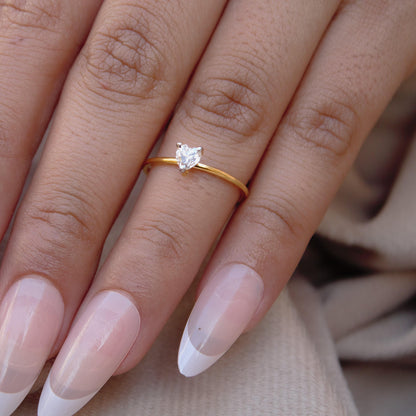 D Color VVS1 Moissanite Ring, 18K Solid Gold Heart Ring, 3 Prong Setting Gold Ring, Minimalist Moissanite Gold Heart Ring For Her