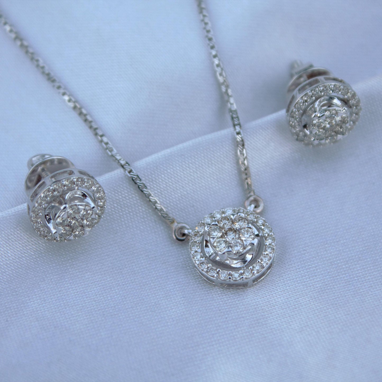 18K White Gold Solitaire Halo Jewelry Set, IGI Certified Diamond Jewelry, Gold Chain Pendant Necklace with Stud Earrings, Dainty Jewelry Set