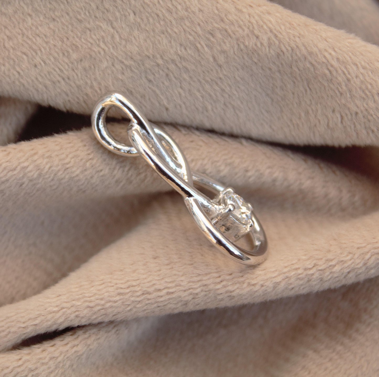 Moissanite 925 Sterling Silver Twisted Style Pendant, Vintage Silver Pendant, Round Cut Vintage Jewelry, Designer Lightweight Travel Jewelry