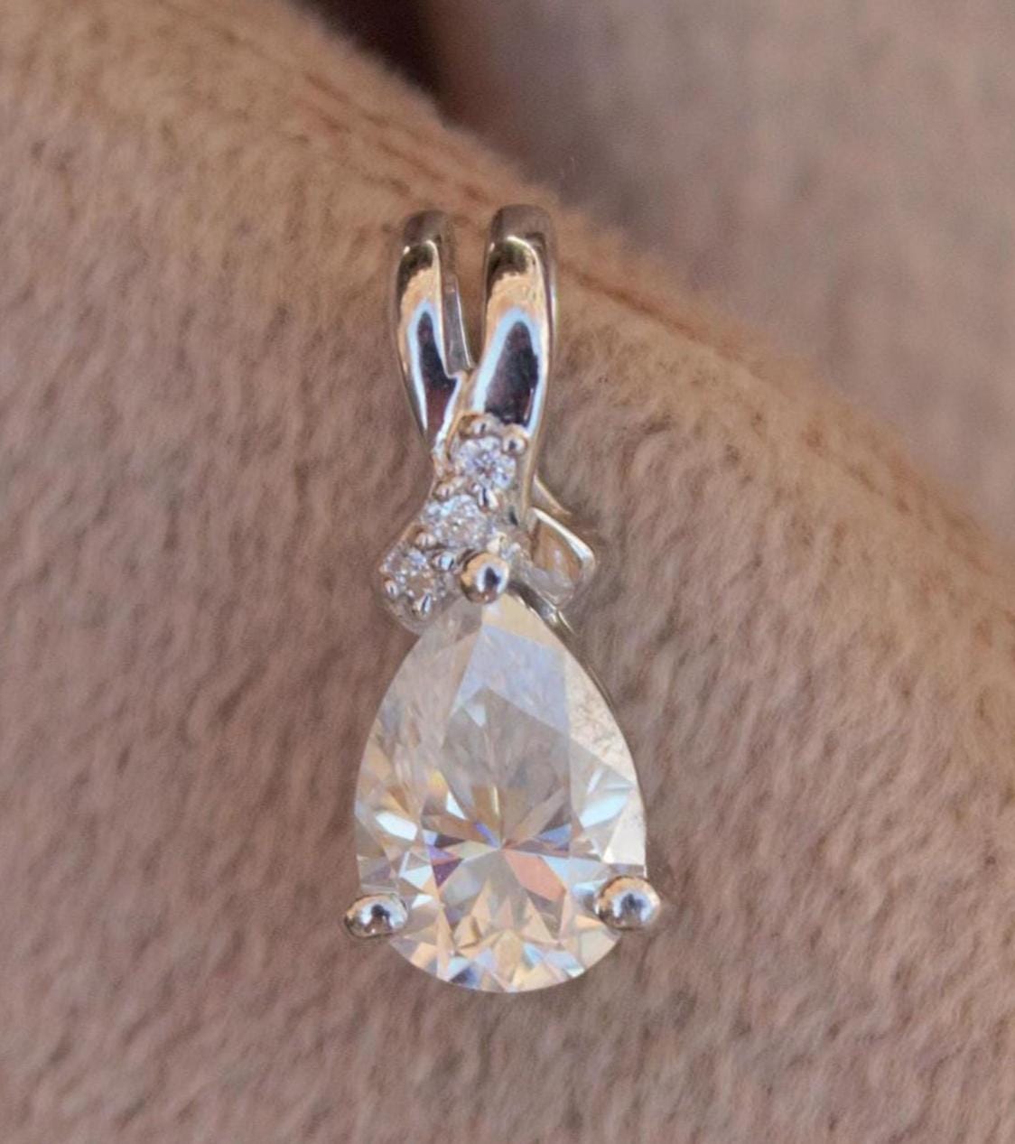 Teardrop Prong Set Moissanite Pendant, 925 Sterling Silver Handmade Pendant, Pear Cut Pendant for Chain, Minimalist Pendant for Bridesmaids