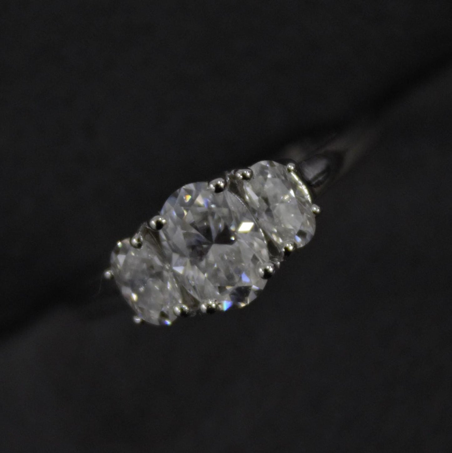 Oval Cut Stone Statement Ring for Her, White Moissanite Three Stone Ring, Oval Shape Ring, Anniversary Ring for Wife, Moissanite Jewelry