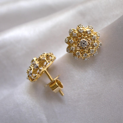 Diamond Gold Jewelry Set for Bride, 18k Yellow Gold Necklace Earrings Set, Cluster Pendant with Stud Earrings, IGI Certified Diamond Jewelry