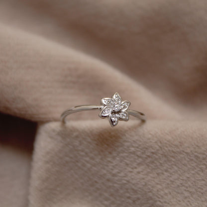 Round Cubic Zirconia Ring in 925 Sterling Silver, Handmade Lightweight Jewelry, Flower Design Beautiful Graduation Gift for Daughter