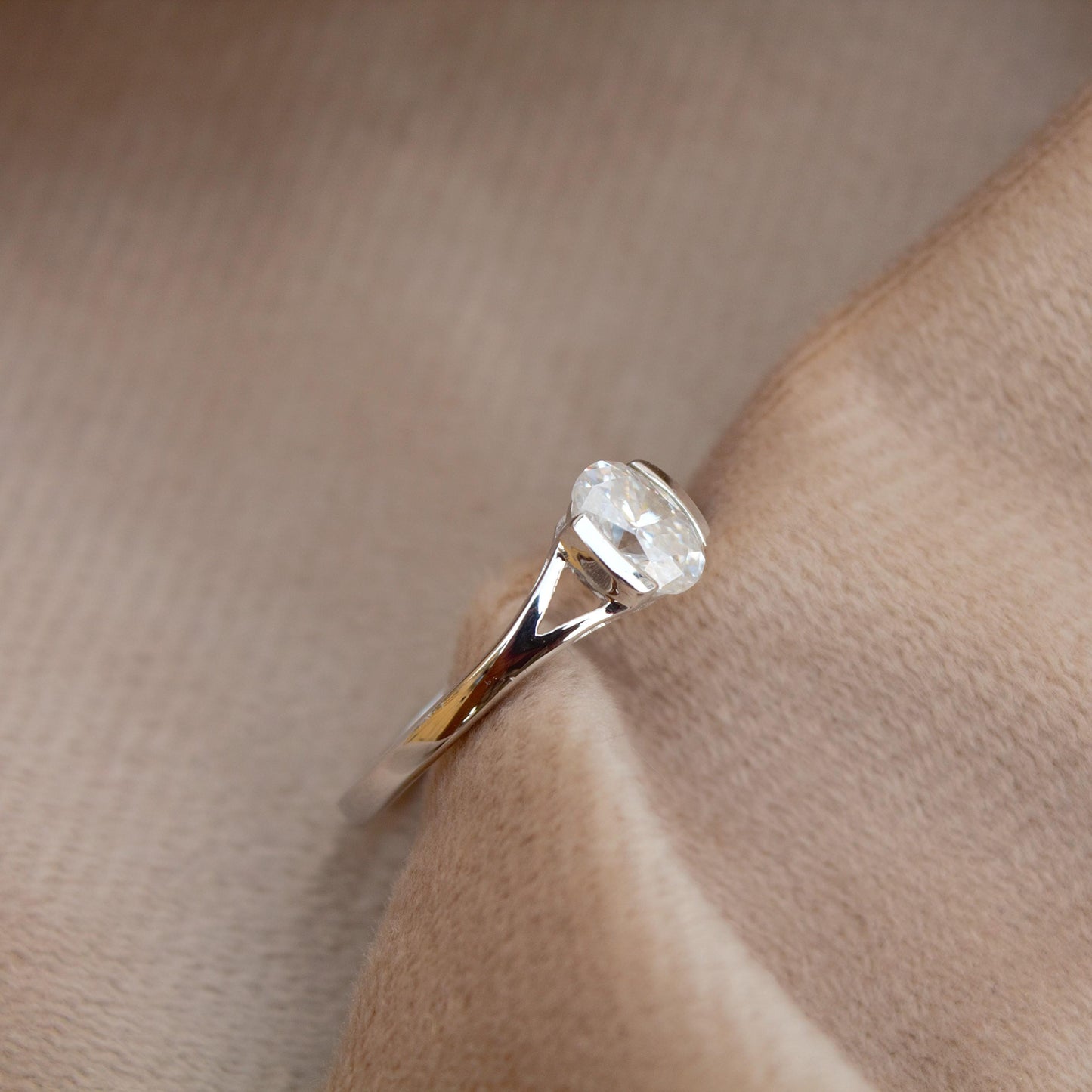 Minimalist Oval Cut 925 Silver Ring, Colorless Moissanite Ring, Dainty Engagement Ring, Silver Propose Ring for Her, Moissanite Jewelry Gift