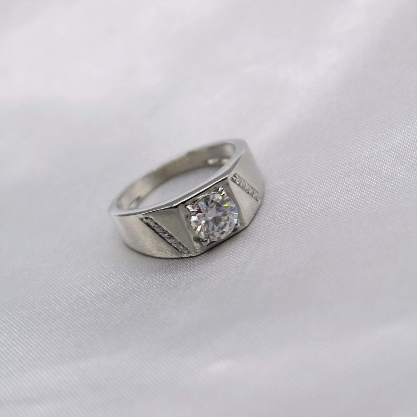 6.5 MM Round Cut Moissanite Ring, Anniversary Ring For Men, Statement Men's Moissanite Ring, Prong Setting Ring, Perfect Gift for Christmas