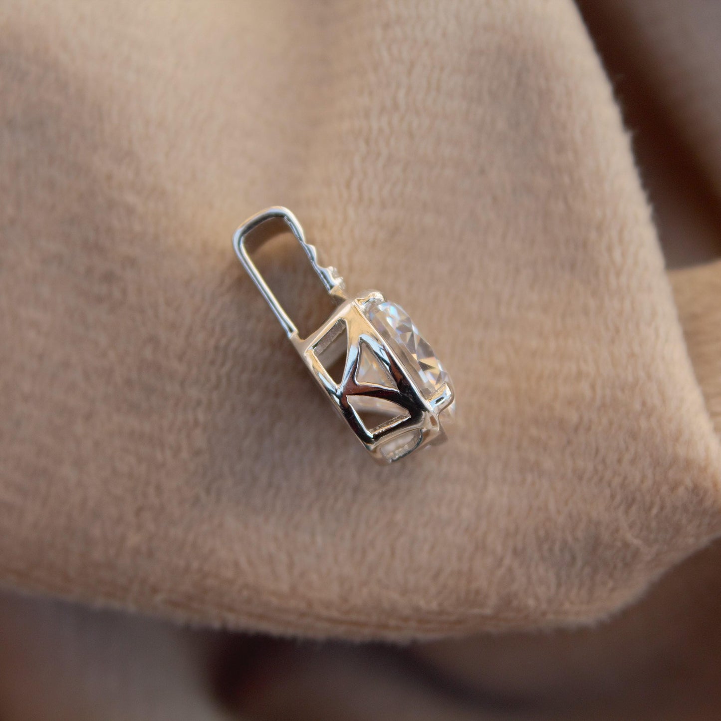 Round Cut Moissanite Solid Silver Pendant,925Sterling Silver Handmade Pendant, Statement Silver Jewelry for Men and Women, Pendant for Chain