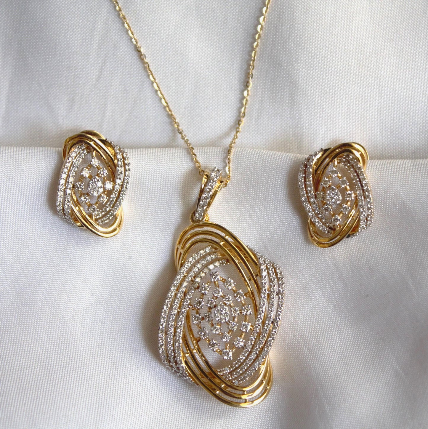 IGI Certified Natural Diamond Yellow Gold Jewelry Set, Pendant Necklace with Stud Earrings, Designer Gold Wedding Jewelry for Bridesmaids