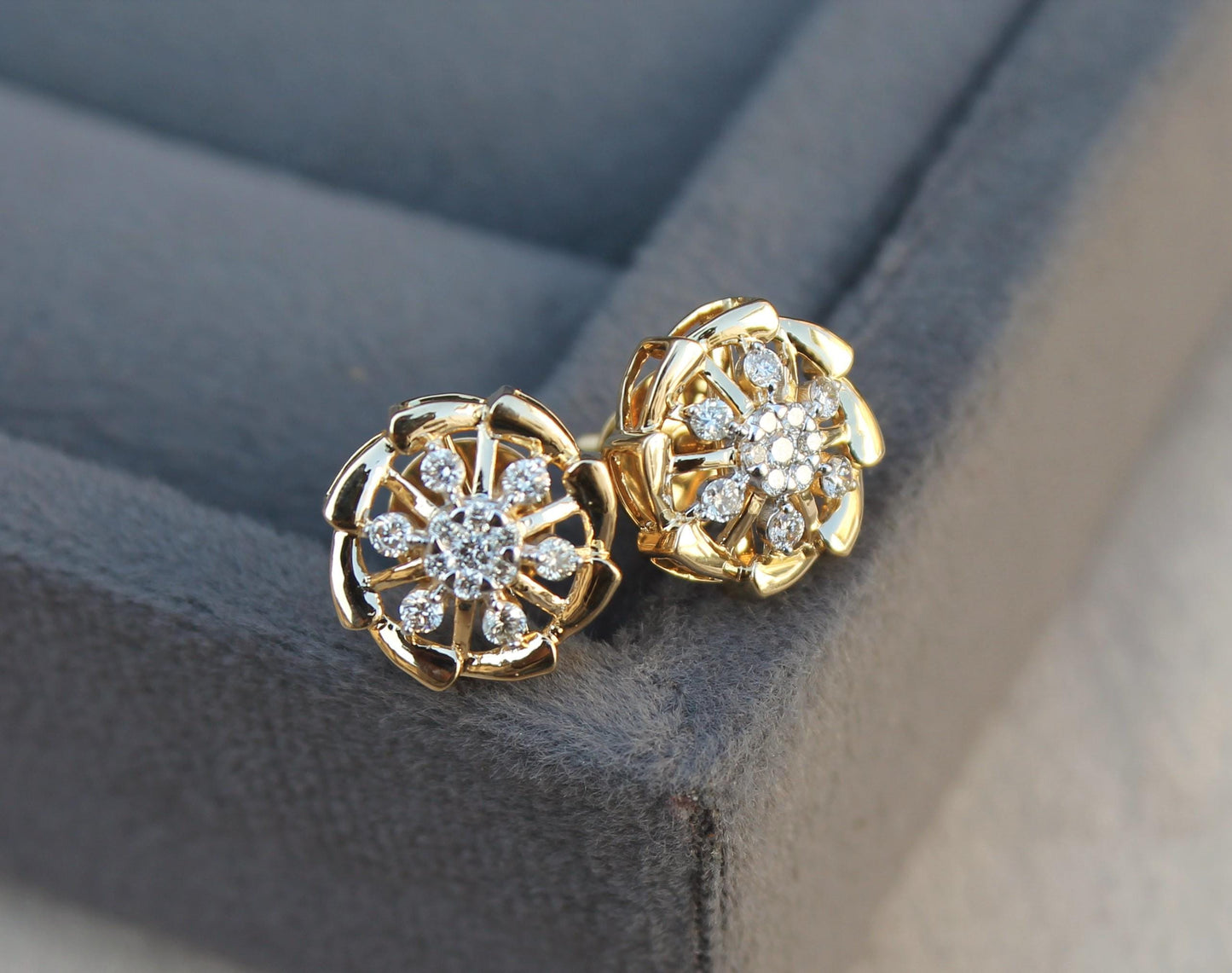 Yellow Gold Round Diamond Pendant Earring, Ready To Ship, 18K Gold Diamond Jewelry, Beautiful Diamond Jewelry Set For Anniversary Gift