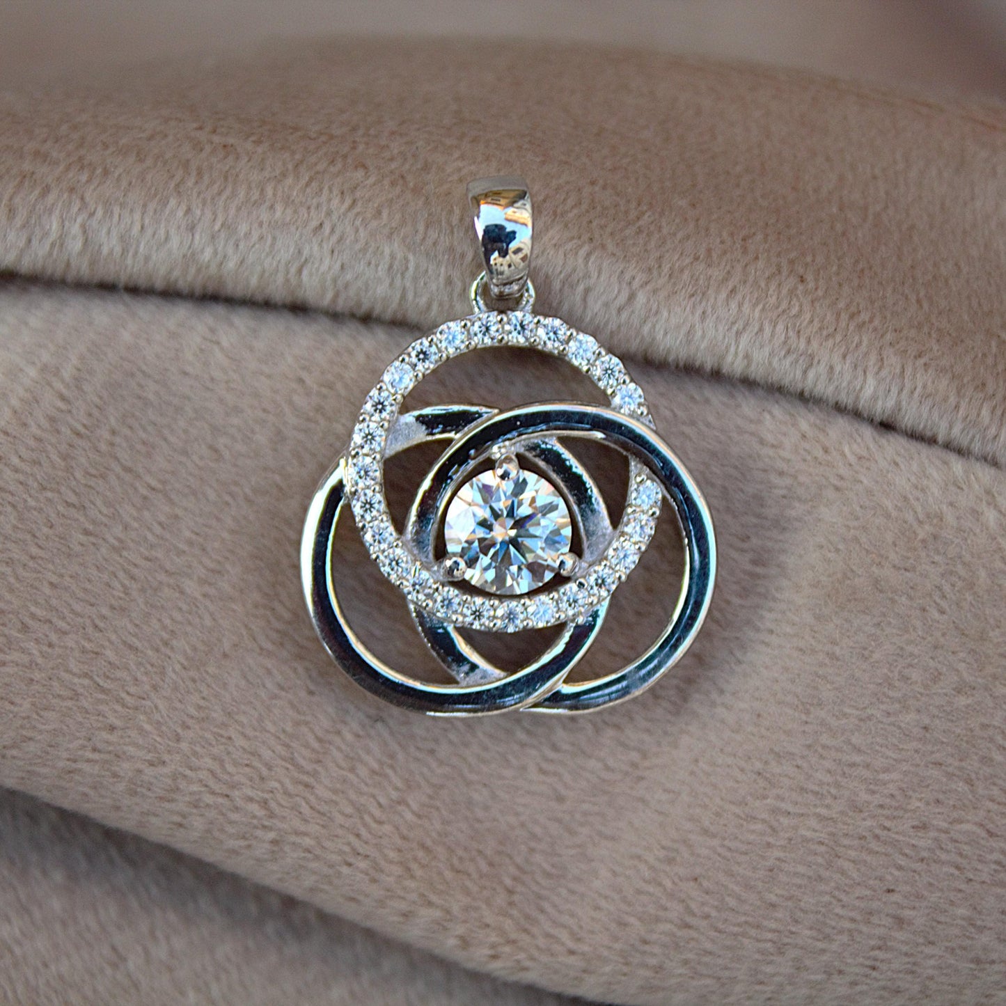 Moissanite 925 Sterling Silver Designer Pendant, Lightweight Travel Jewelry for Women, Vintage Style Silver Pendant, Perfect Birthday Gift