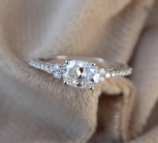 Minimalist 925 Sterling Silver Ring, White Moissanite Ring for Women, Unique Wedding Gift, Silver Solitaire Ring, Lightweight Travel Jewelry