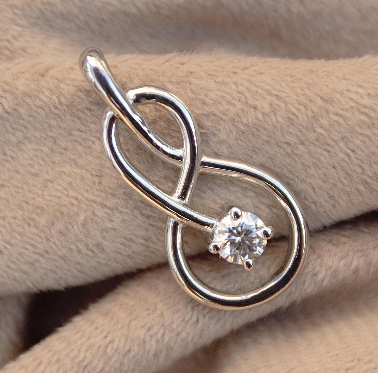 Moissanite 925 Sterling Silver Twisted Style Pendant, Vintage Silver Pendant, Round Cut Vintage Jewelry, Designer Lightweight Travel Jewelry