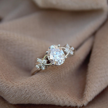 Silver Dainty Ring in Moissanite White Stone, 925 Sterling Silver Engagement Ring, Colorless Moissanite Jewelry, Perfect Gift for Bridesmaid