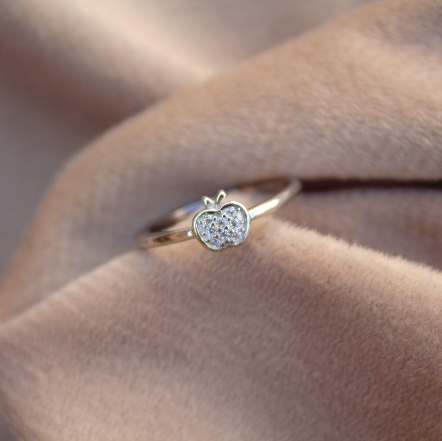 Dainty Apple Stacking Ring, Silver Minimalist Ring, Delicate Ring for Her, Apple Shape Ring, Wholesale Silver Jewelry, Gift for Daughter