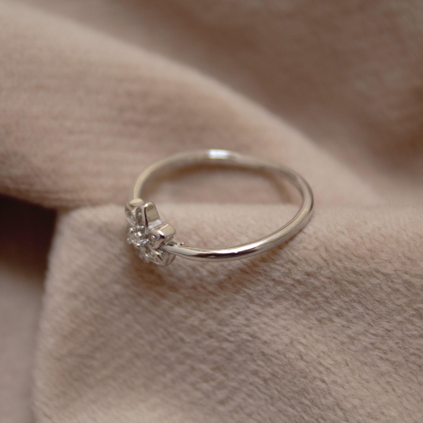 Round Cubic Zirconia Ring in 925 Sterling Silver, Handmade Lightweight Jewelry, Flower Design Beautiful Graduation Gift for Daughter