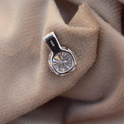 Round Cut Moissanite Solid Silver Pendant,925Sterling Silver Handmade Pendant, Statement Silver Jewelry for Men and Women, Pendant for Chain