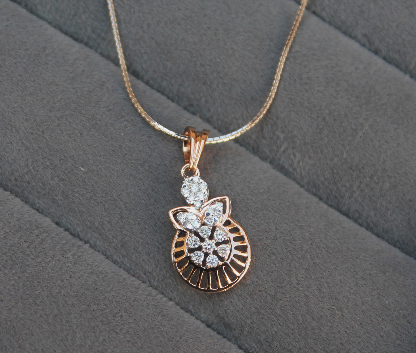 VS-SI Certified Natural Diamonds, 18K Gold Diamond Jewelry Set, Designer Pendant with Chain for Bride, Necklace Earrings Combo Set