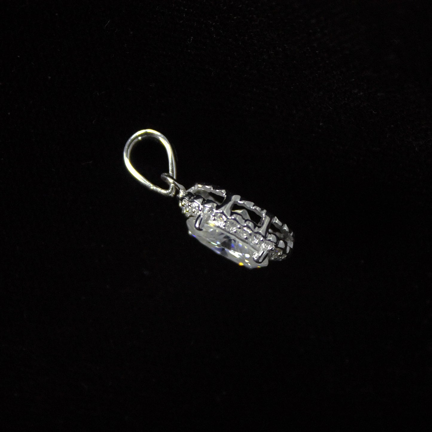 Solitaire Moissanite Statement Halo Pendant, 925 Sterling Silver Pendant, Oval Cut Pendant, Ready to Ship New Arrival Jewelry, Gift for Her