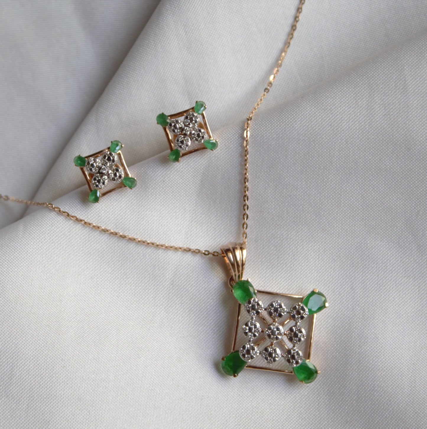 18K Gold Diamond Stud Earrings and Necklace, Charm Handmade Bridal Jewelry Set, Green Emerald Jewelry, Minimalist Wedding Gift for Women