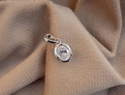 Tiny Moissanite Classic Single Stone Pendant, 925 Silver Oval Cut Pendant, Minimalist Travel Jewelry, Solitaire Moissanite Jewelry for Girls