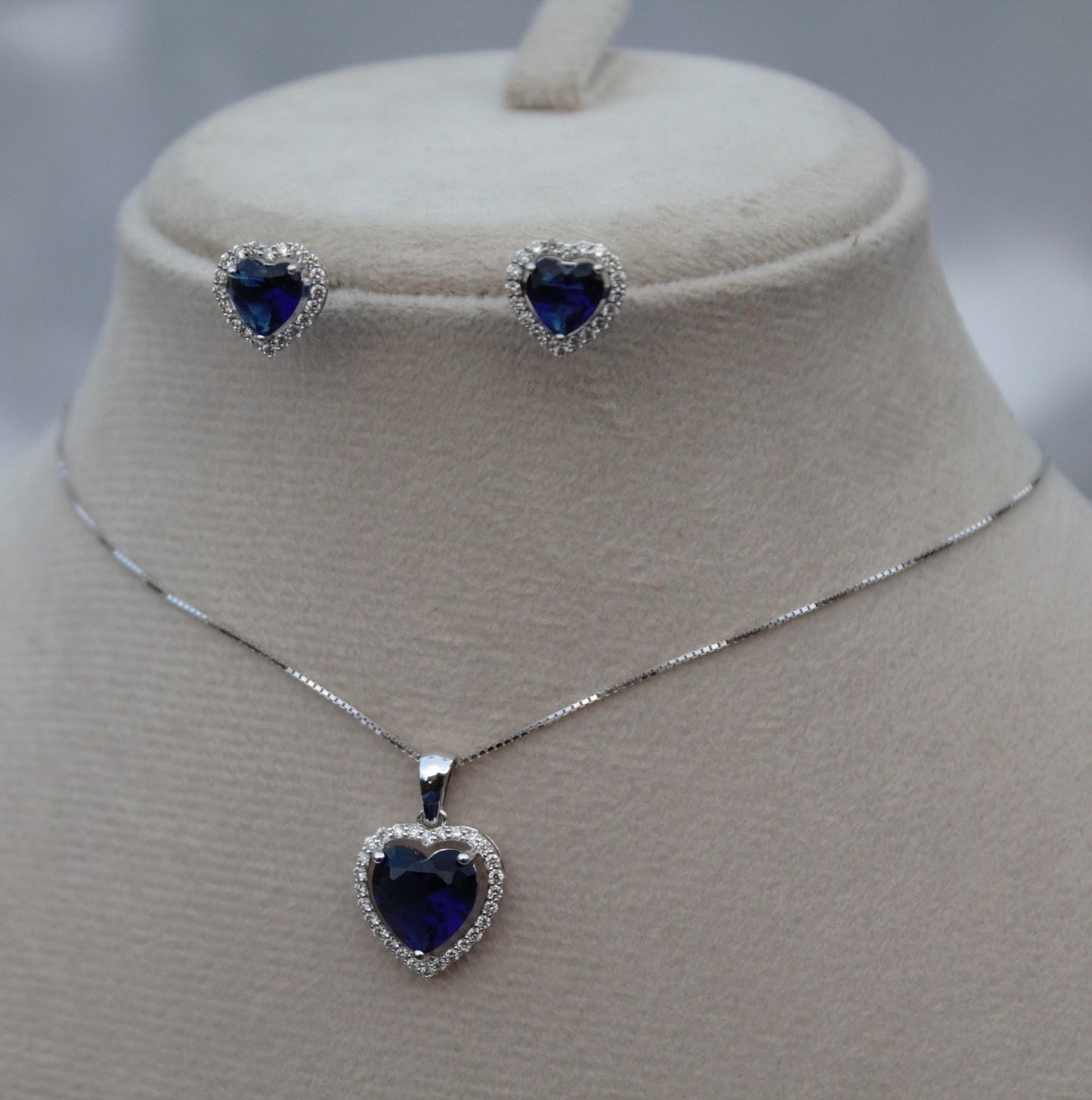 Heart Shape Blue Sapphire with Natural Diamond Jewelry Set, Solitaire Halo Pendant with Stud Earrings, 18k White Gold Jewelry Set for Girls
