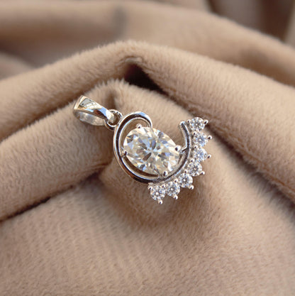D Color VVS1 Clarity Moissanite Pendant in 925 Sterling Silver, Oval and Round Cut Pendant, Prong Set Pendant, Silver Charm Jewelry for Her