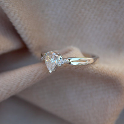 Delicate Moissanite Ring in 925 Sterling Silver, Pear Cut Stone Ring, Handmade Wedding Jewelry, Moissanite Jewelry, Propose Ring for Her