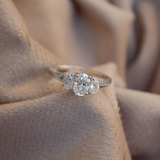 Oval Cut Stone Statement Ring for Her, White Moissanite Three Stone Ring, Oval Shape Ring, Anniversary Ring for Wife, Moissanite Jewelry