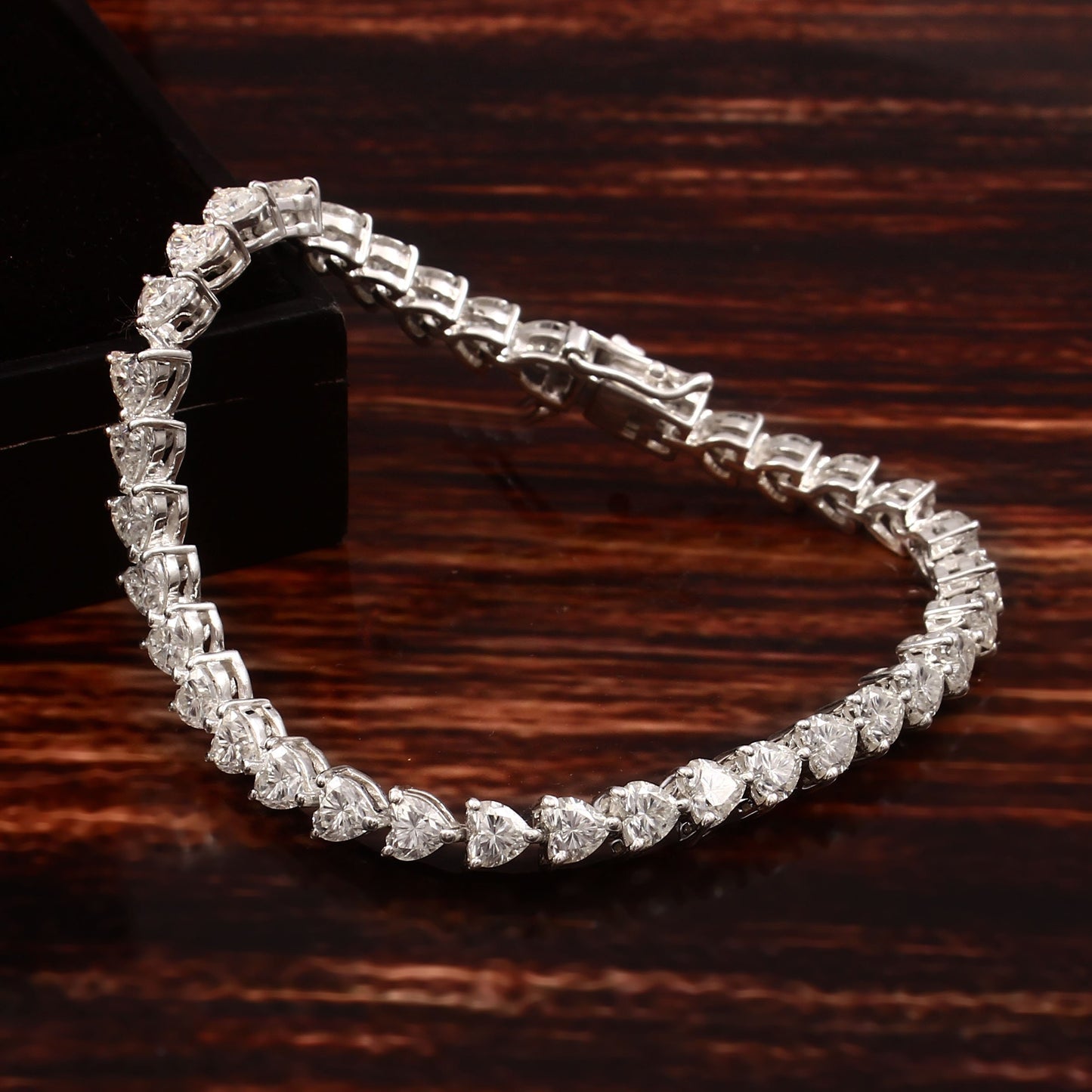 Moissanite Heart Shape Bracelet, 4 MM Moissanite Gold Tennis Bracelet, Minimalist Hearts Bracelet, Stackable Bracelet, Gift for Girlfriend